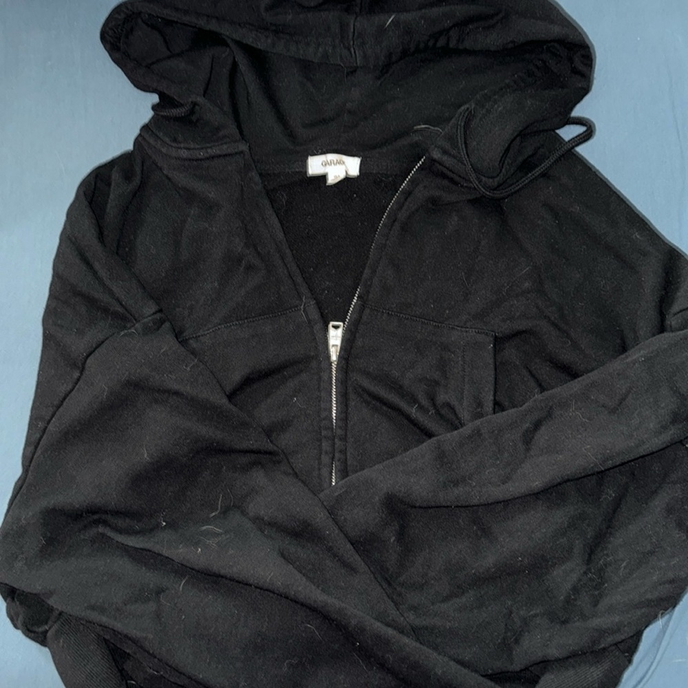 GARAGE CROP BLACK ZIP UP